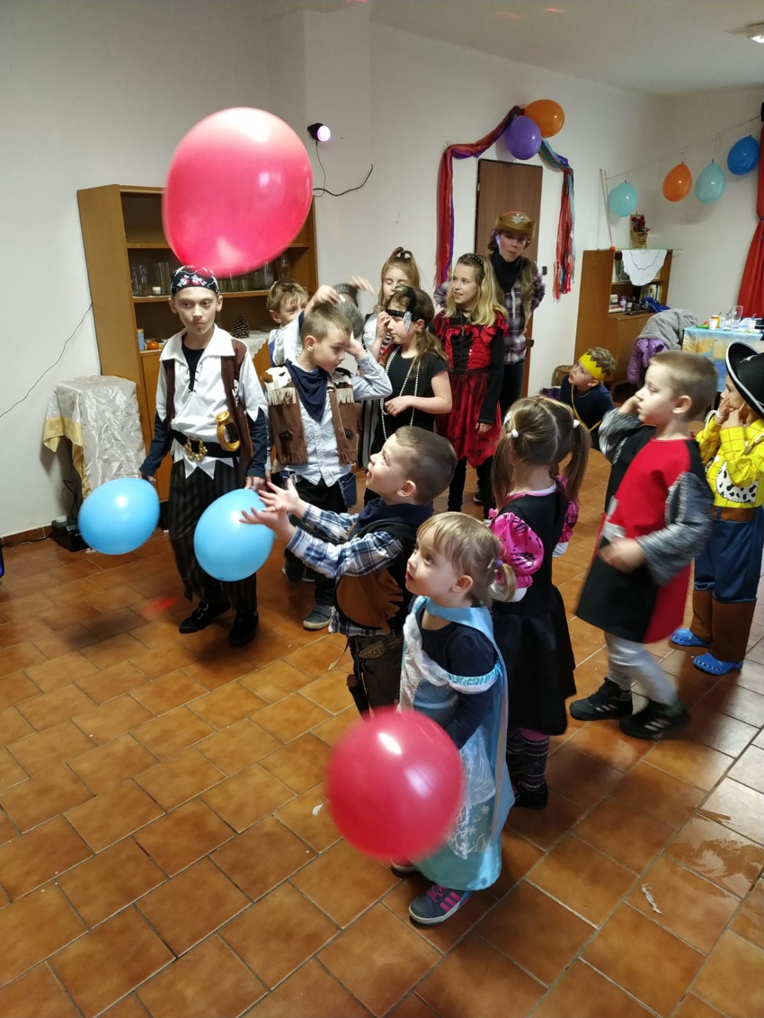 Dětský karneval 2019 (7)